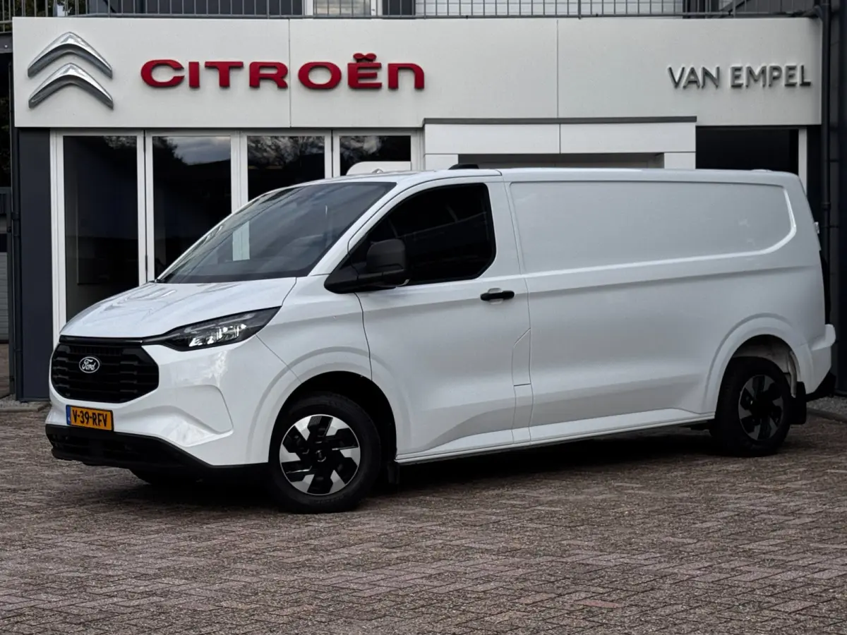 320 2.5 PHEV L2H1 Limited | Plug-In | 98% SOH | 3. Pers | Camera | PDC voor + Achter | Winter Pack | Navigatie