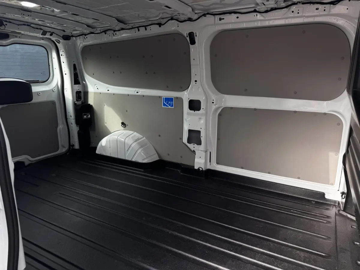 320 2.5 PHEV L2H1 Limited | Plug-In | 98% SOH | 3. Pers | Camera | PDC voor + Achter | Winter Pack | Navigatie