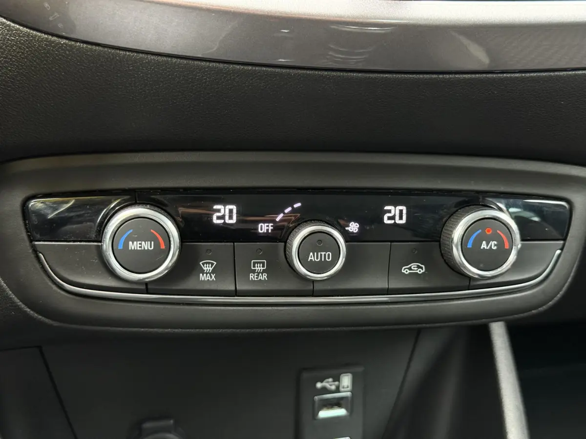 1.2 Turbo Innovation 1e Eigenaar|Carplay|Navi|Camera|Clima|Trekhaak|PDC V+A|D-riem vv in 2023|APK tot 07-2027
