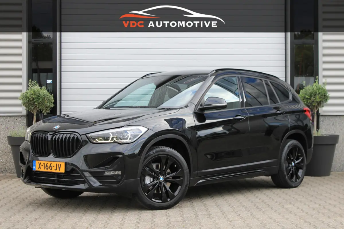 sDrive18i Camera | Stoelverwarming | Navi | Leder | Stoelverwarming | Sportline | Zwarte Velgen | DAB