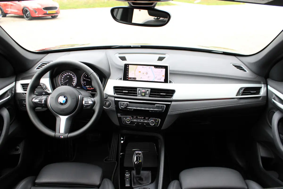 sDrive18i Camera | Stoelverwarming | Navi | Leder | Stoelverwarming | Sportline | Zwarte Velgen | DAB
