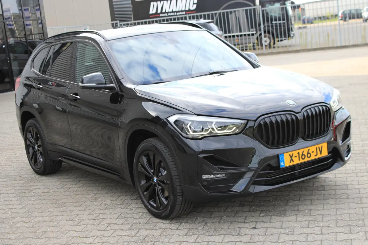 sDrive18i Camera | Stoelverwarming | Navi | Leder | Stoelverwarming | Sportline | Zwarte Velgen | DAB