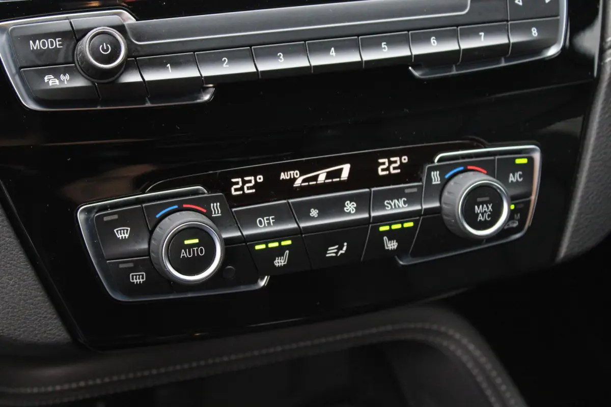 sDrive18i Camera | Stoelverwarming | Navi | Leder | Stoelverwarming | Sportline | Zwarte Velgen | DAB