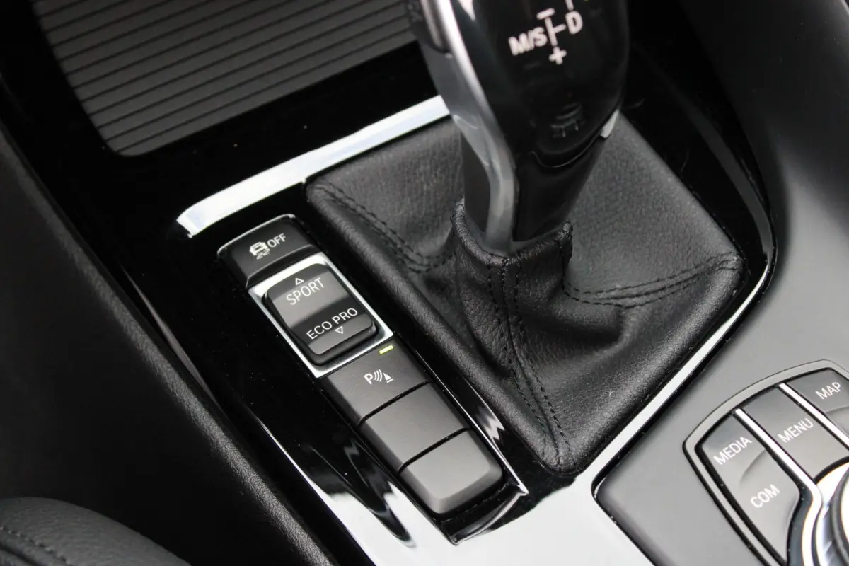 sDrive18i Camera | Stoelverwarming | Navi | Leder | Stoelverwarming | Sportline | Zwarte Velgen | DAB