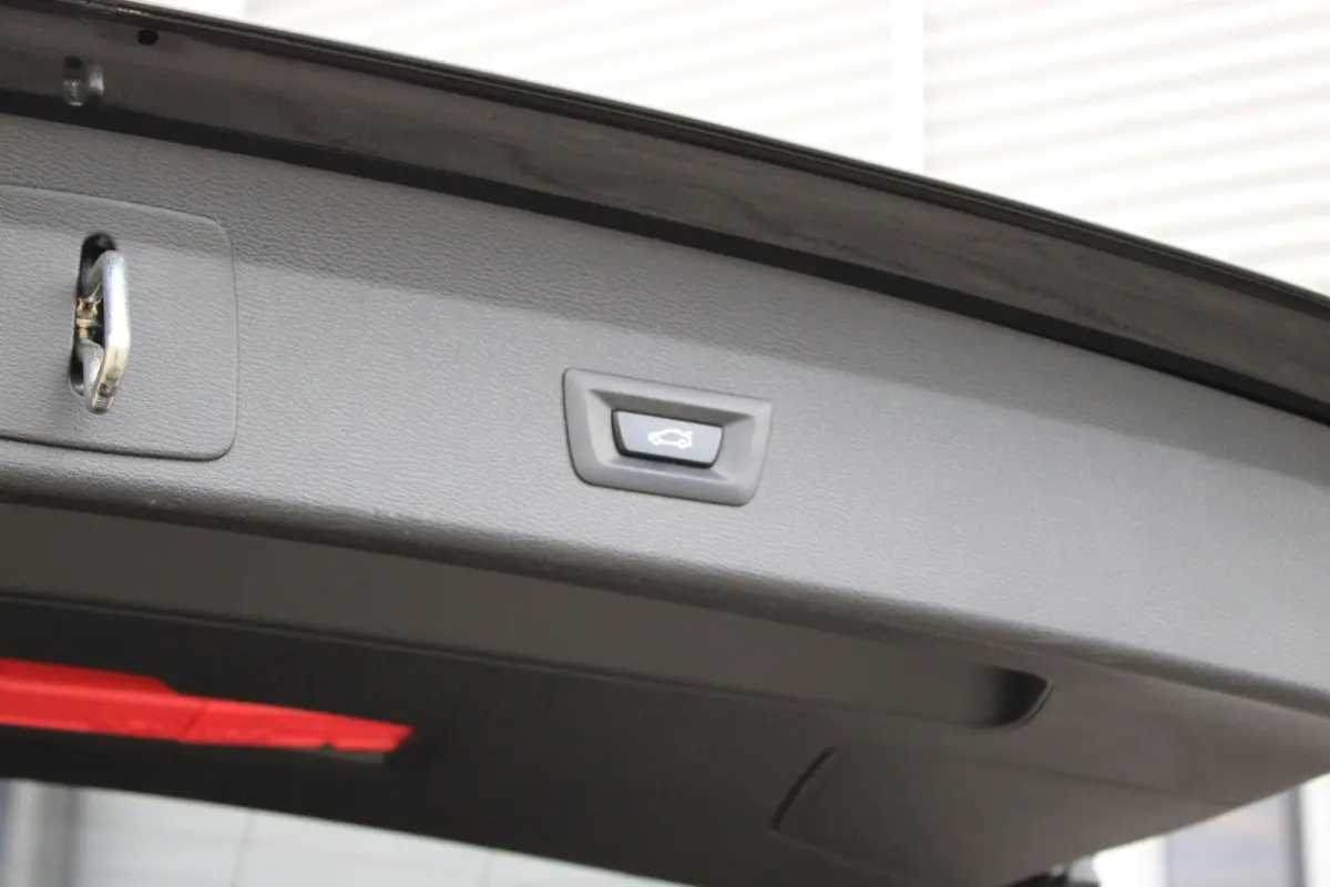 sDrive18i Camera | Stoelverwarming | Navi | Leder | Stoelverwarming | Sportline | Zwarte Velgen | DAB