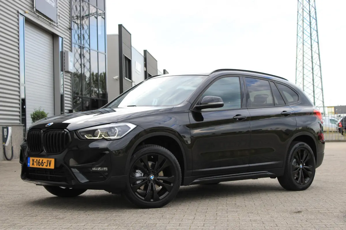 sDrive18i Camera | Stoelverwarming | Navi | Leder | Stoelverwarming | Sportline | Zwarte Velgen | DAB