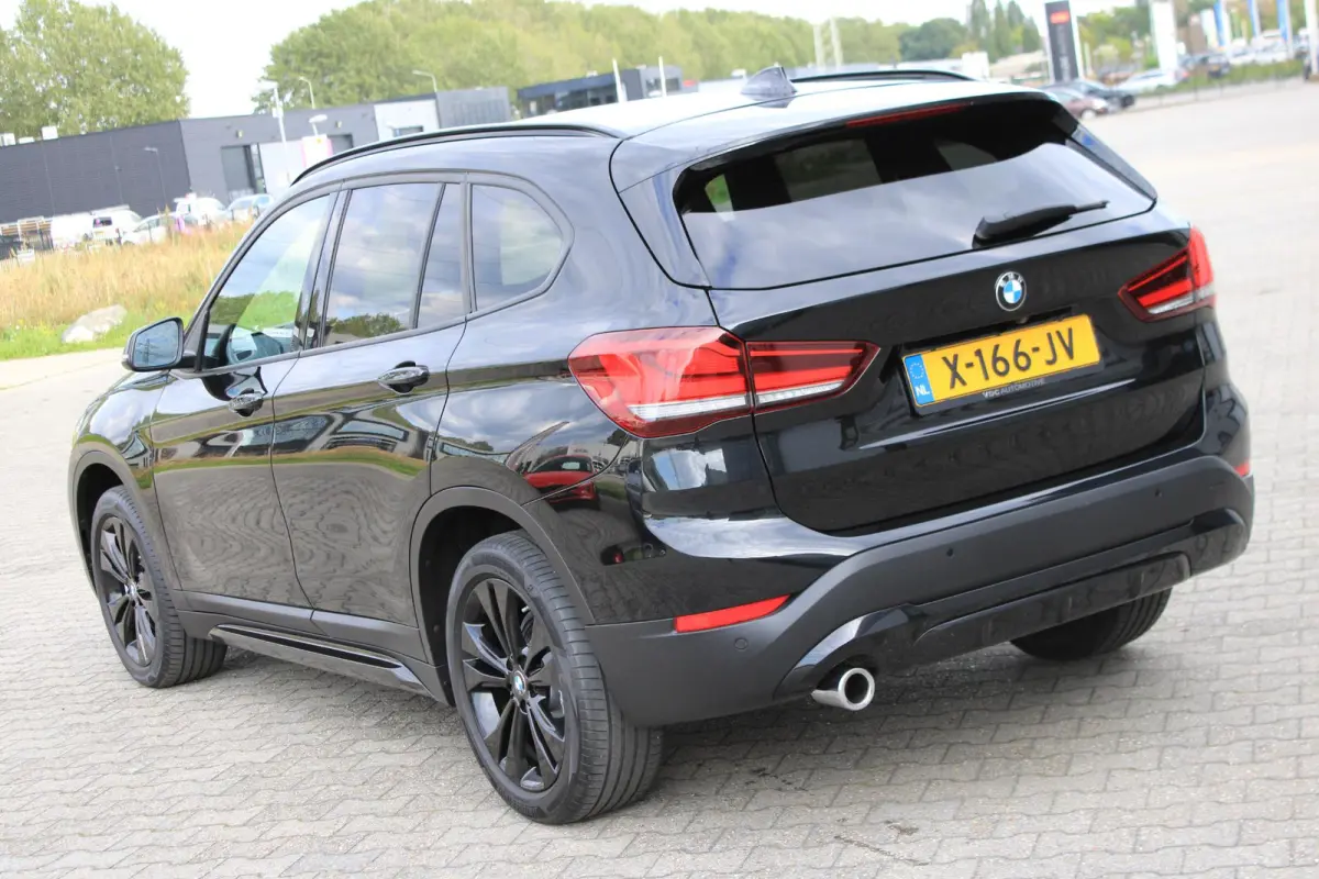 sDrive18i Camera | Stoelverwarming | Navi | Leder | Stoelverwarming | Sportline | Zwarte Velgen | DAB