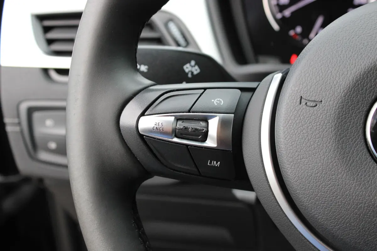 sDrive18i Camera | Stoelverwarming | Navi | Leder | Stoelverwarming | Sportline | Zwarte Velgen | DAB