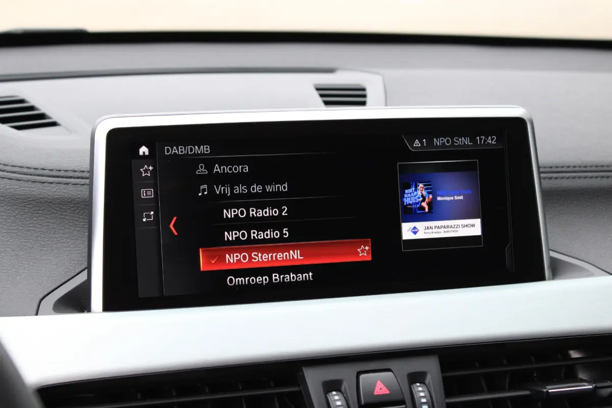 sDrive18i Camera | Stoelverwarming | Navi | Leder | Stoelverwarming | Sportline | Zwarte Velgen | DAB