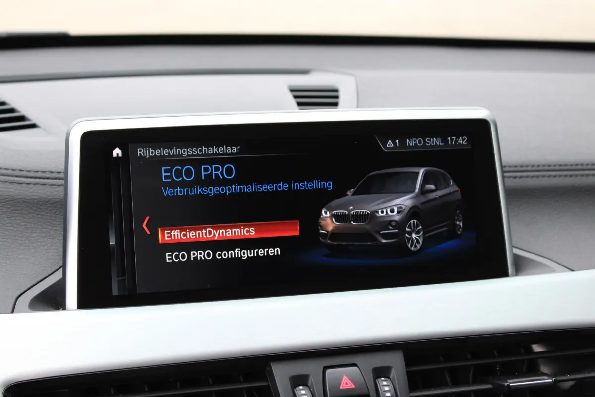 sDrive18i Camera | Stoelverwarming | Navi | Leder | Stoelverwarming | Sportline | Zwarte Velgen | DAB