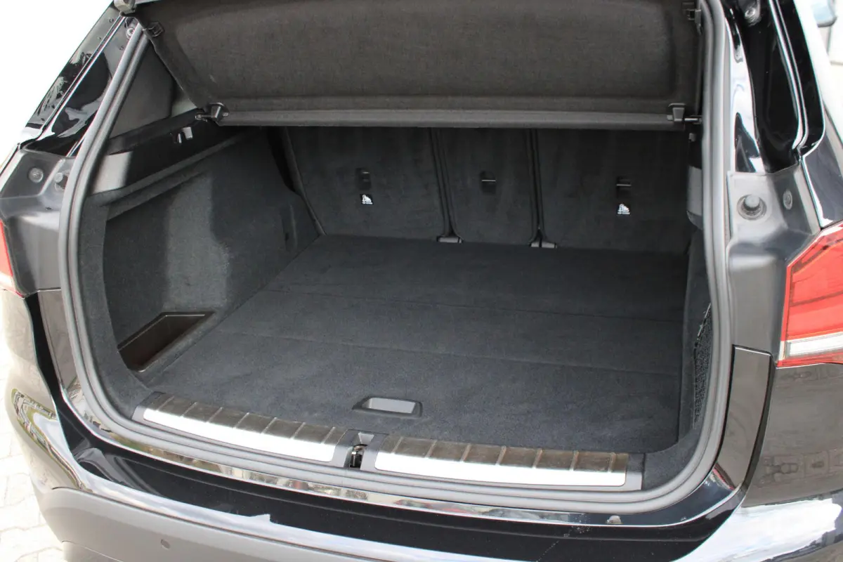 sDrive18i Camera | Stoelverwarming | Navi | Leder | Stoelverwarming | Sportline | Zwarte Velgen | DAB
