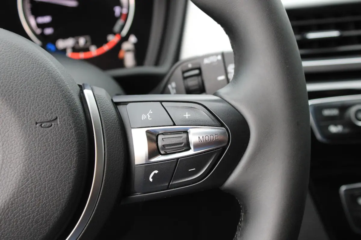 sDrive18i Camera | Stoelverwarming | Navi | Leder | Stoelverwarming | Sportline | Zwarte Velgen | DAB