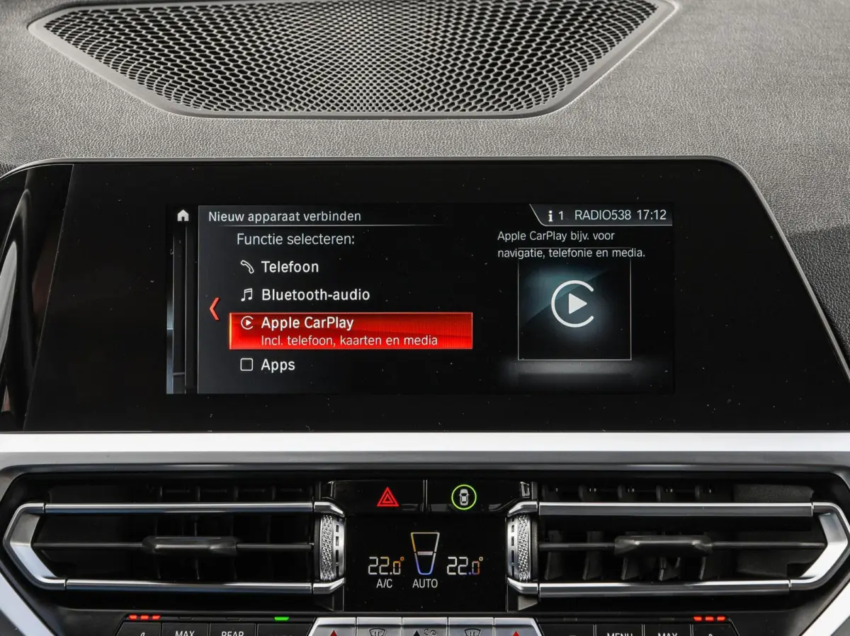 318d High Executive Shadow Edition | Sport Line | LED | Ambient Light | Navigatie | Trekhaak | 18"