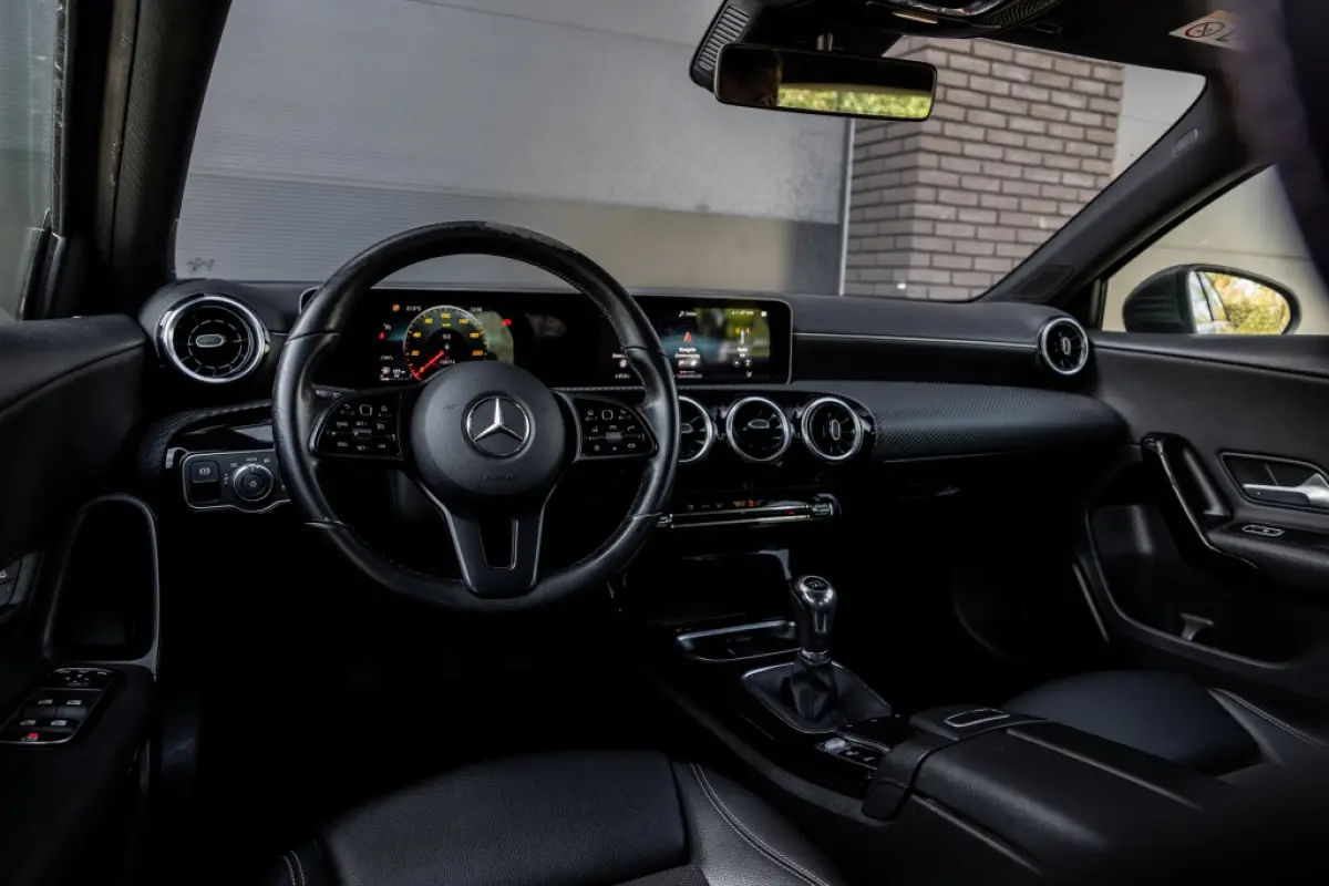 160 Business Sol. | Camera | CarPlay :