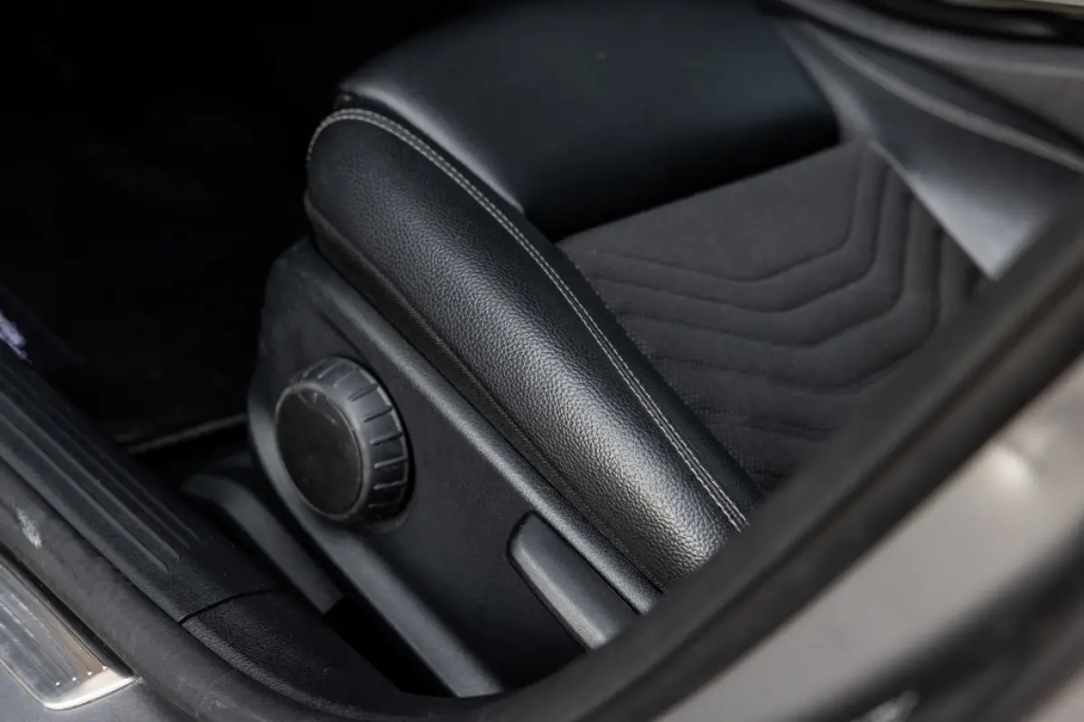 160 Business Sol. | Camera | CarPlay :