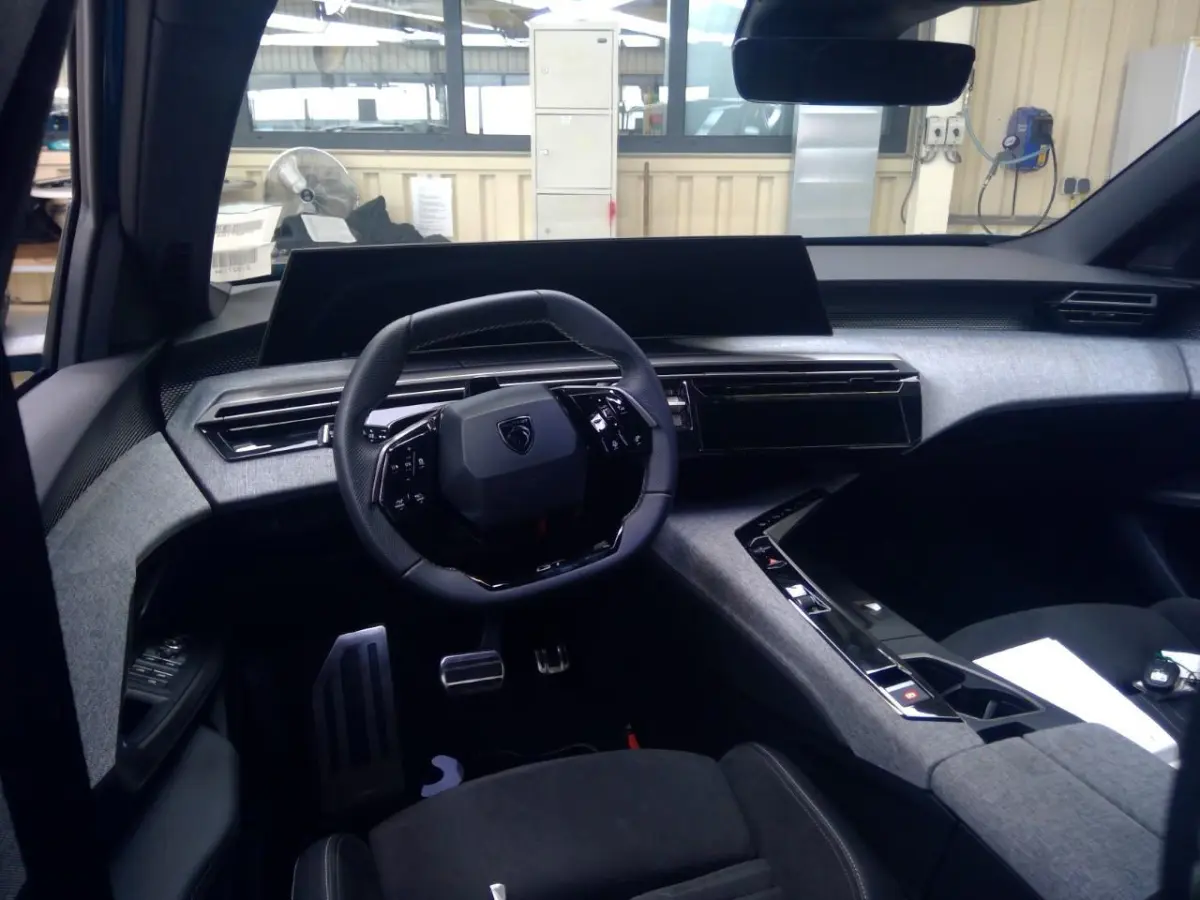 GT Avantage 73 kWh 7p Leder Alcantara