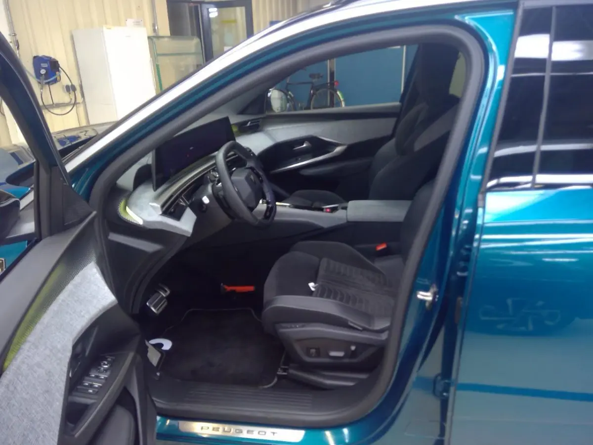 GT Avantage 73 kWh 7p Leder Alcantara
