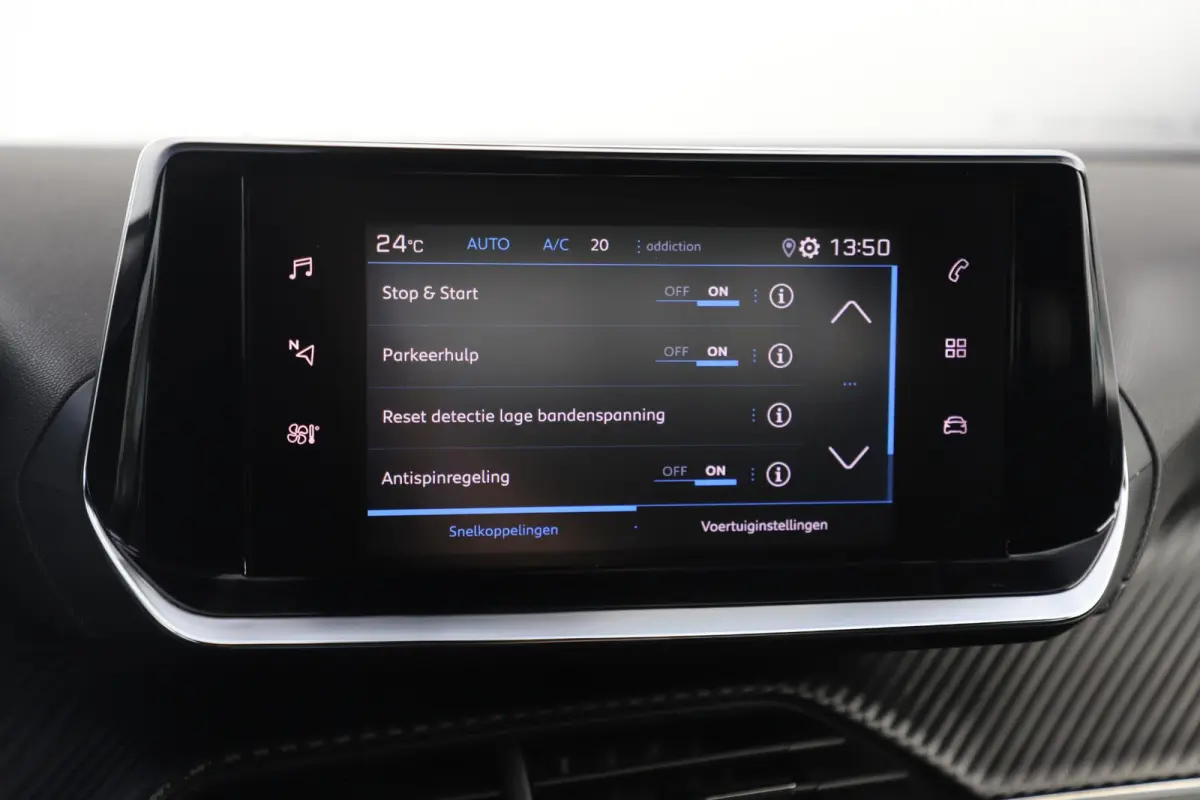 1.2 PureTech Allure 102PK Half Leder Navigatie Carplay Android Climate Cruise Control LED Parkeersensor