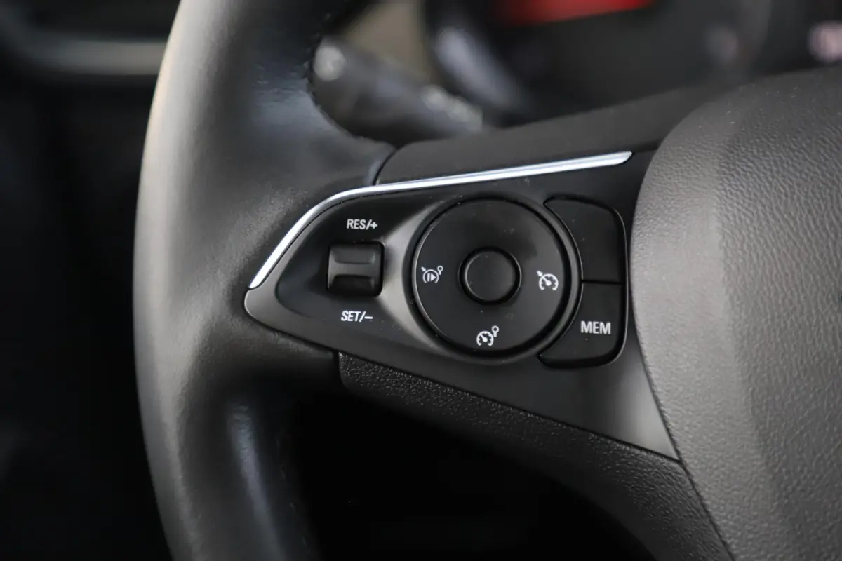 1.2 Edition Trekhaak Carplay Android Navigatie Airco Cruise Control Rijstrooksensor LED
