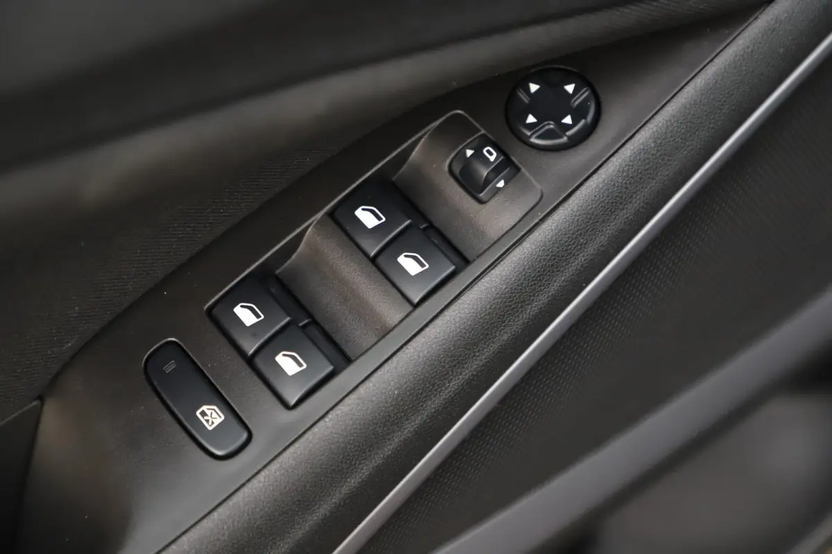 1.2 Edition Trekhaak Carplay Android Navigatie Airco Cruise Control Rijstrooksensor LED