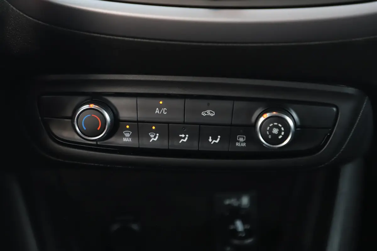 1.2 Edition Trekhaak Carplay Android Navigatie Airco Cruise Control Rijstrooksensor LED