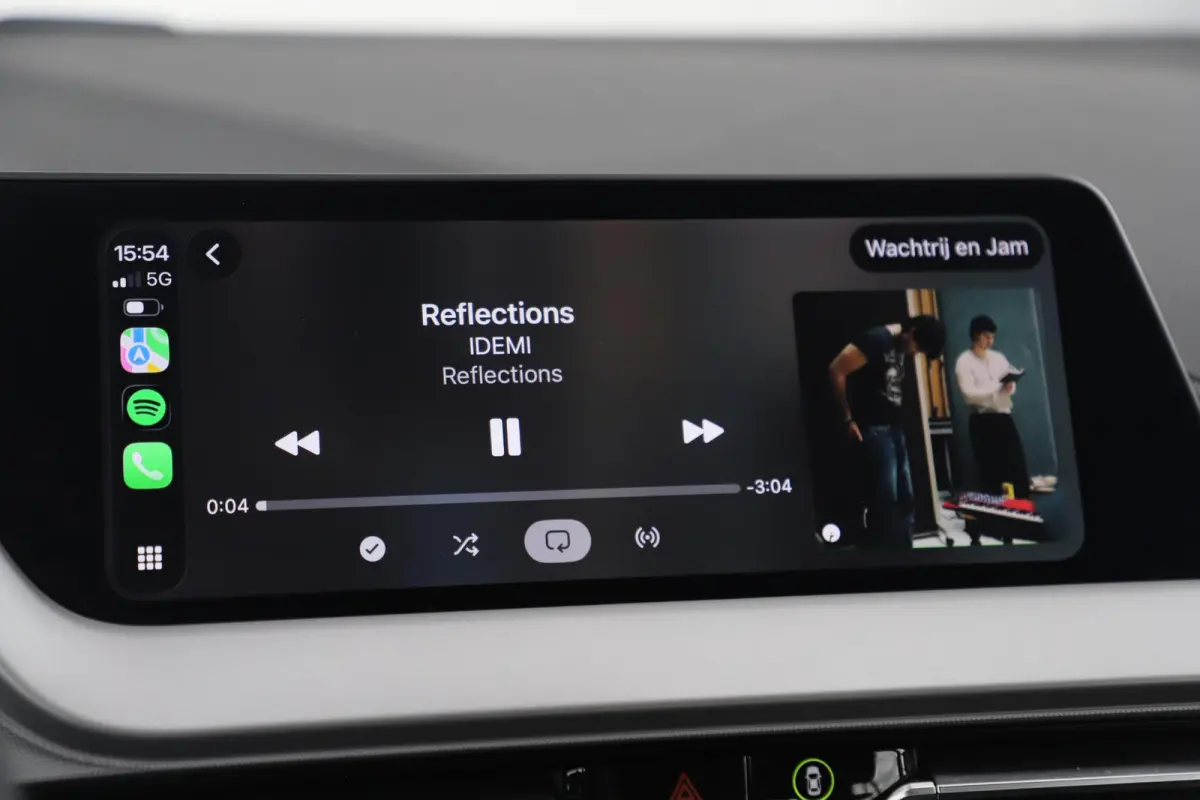 116i Lesauto ! Sportstoelen Navigatie LED Carplay Android Parkeersensoren Climate Cruise Control LMV