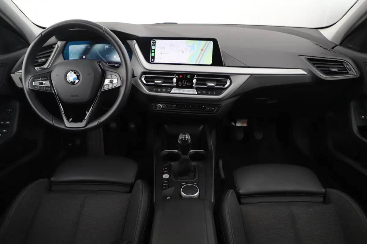 116i Lesauto ! Sportstoelen Navigatie LED Carplay Android Parkeersensoren Climate Cruise Control LMV