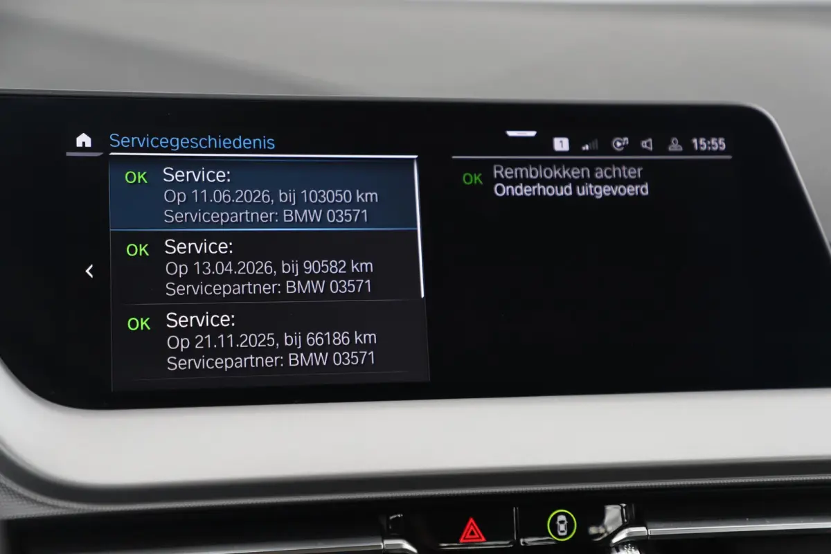 116i Lesauto ! Sportstoelen Navigatie LED Carplay Android Parkeersensoren Climate Cruise Control LMV