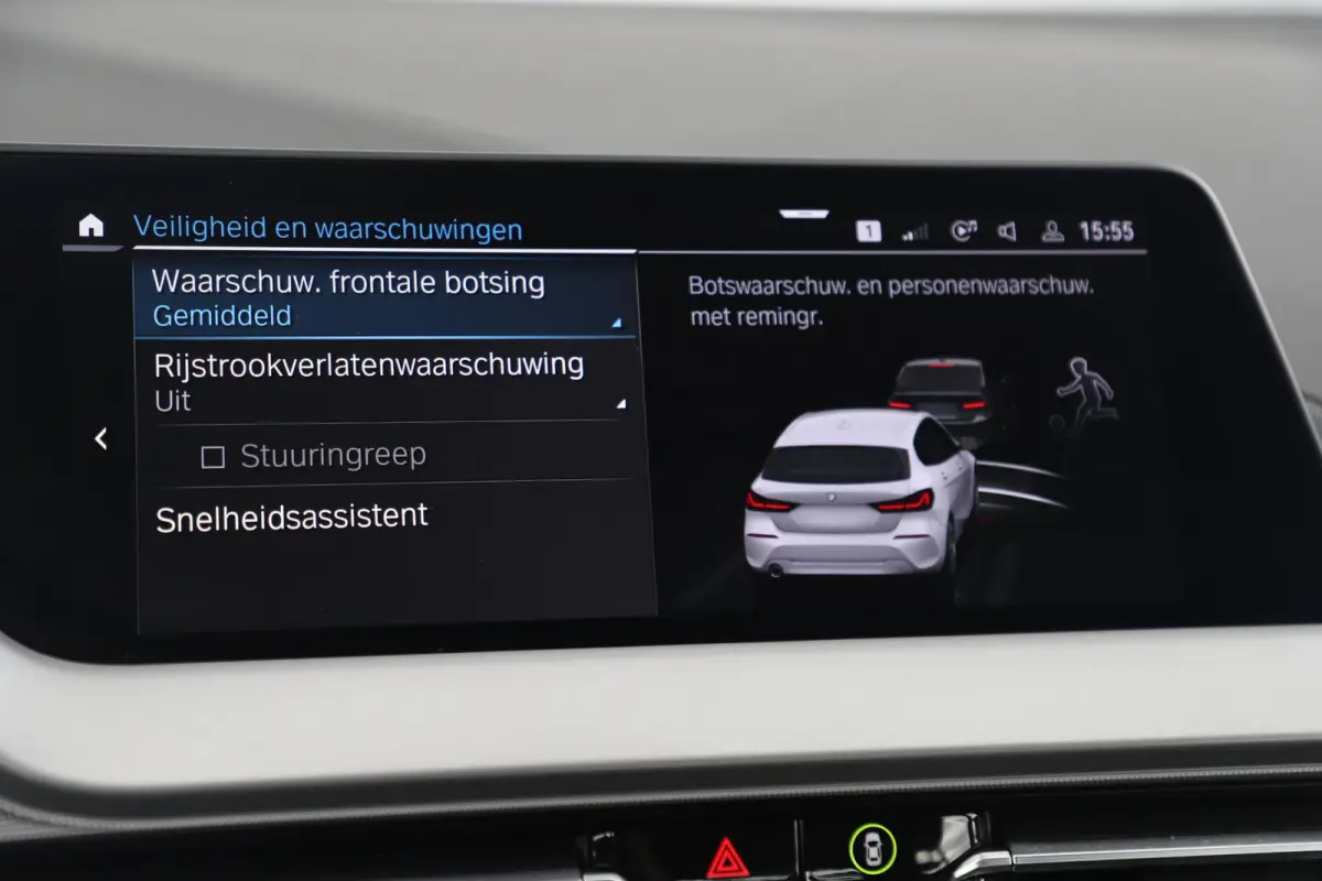116i Lesauto ! Sportstoelen Navigatie LED Carplay Android Parkeersensoren Climate Cruise Control LMV