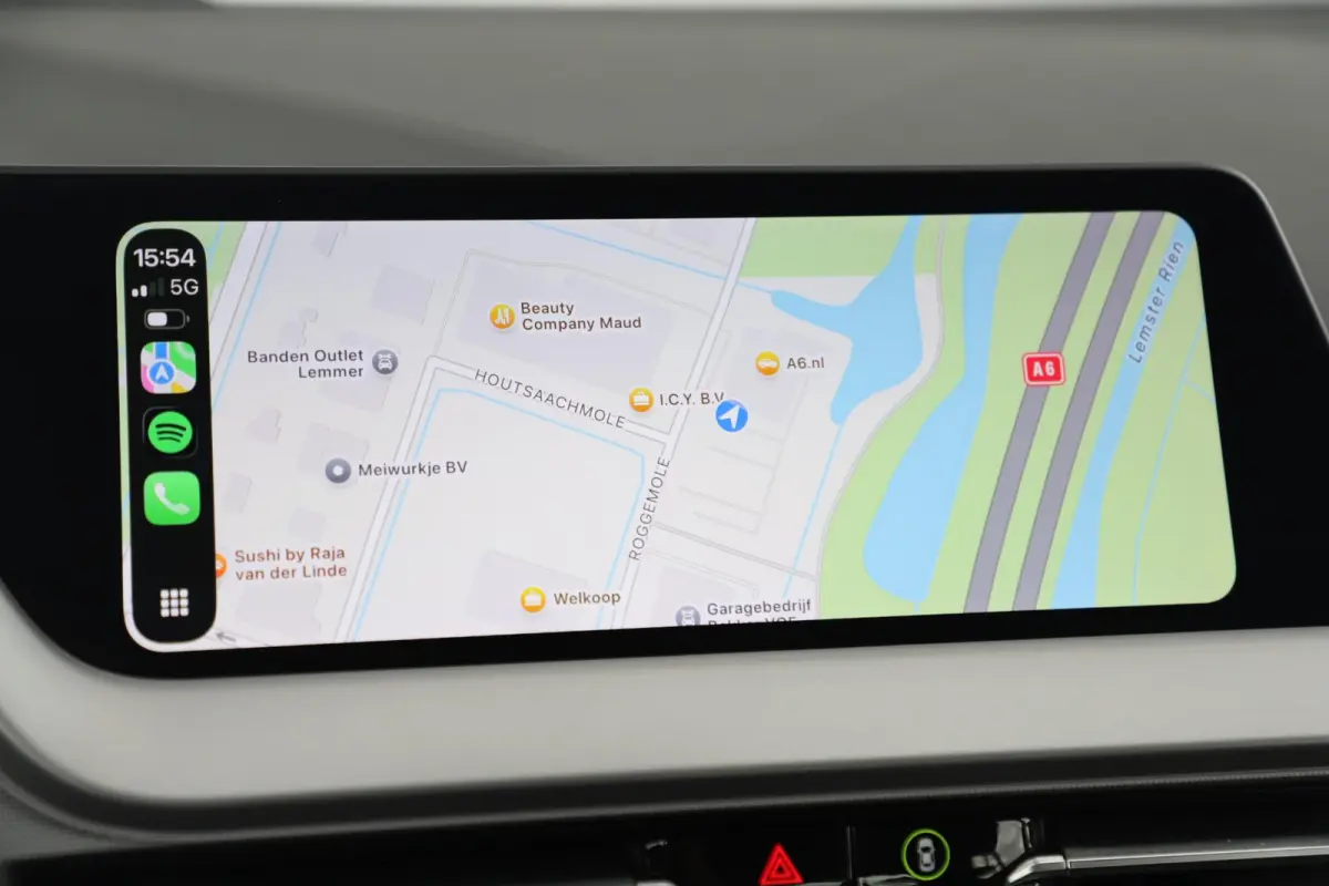 116i Lesauto ! Sportstoelen Navigatie LED Carplay Android Parkeersensoren Climate Cruise Control LMV