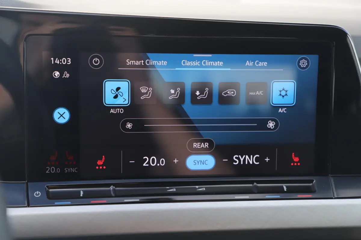 1.0 TSI Life Trekhaak LMV Sportstoelen LED Navigatie Achteruitrijcamera Carplay Android Sfeerverlichting ErgoComfort