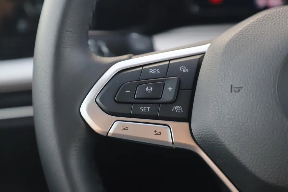 1.0 TSI Life Trekhaak LMV Sportstoelen LED Navigatie Achteruitrijcamera Carplay Android Sfeerverlichting ErgoComfort