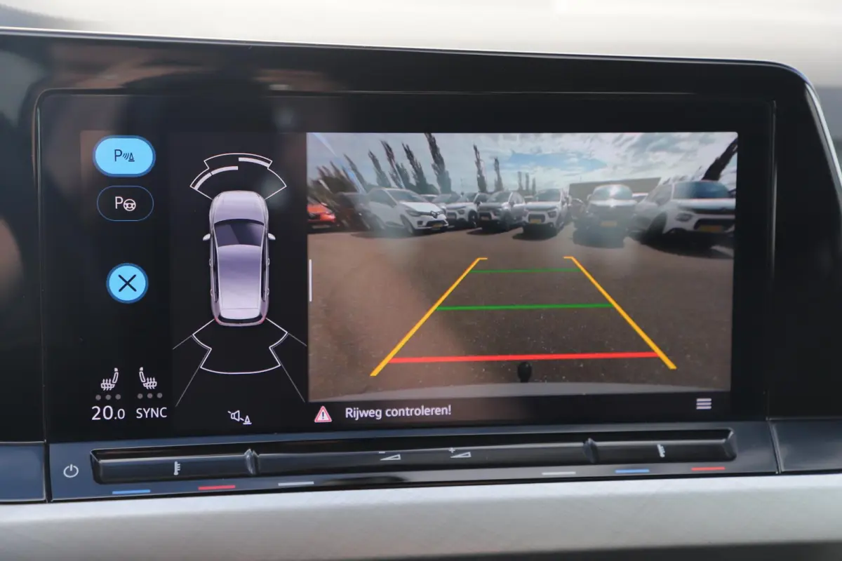 1.0 TSI Life Trekhaak LMV Sportstoelen LED Navigatie Achteruitrijcamera Carplay Android Sfeerverlichting ErgoComfort
