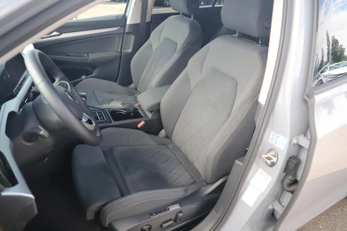 1.0 TSI Life Trekhaak LMV Sportstoelen LED Navigatie Achteruitrijcamera Carplay Android Sfeerverlichting ErgoComfort
