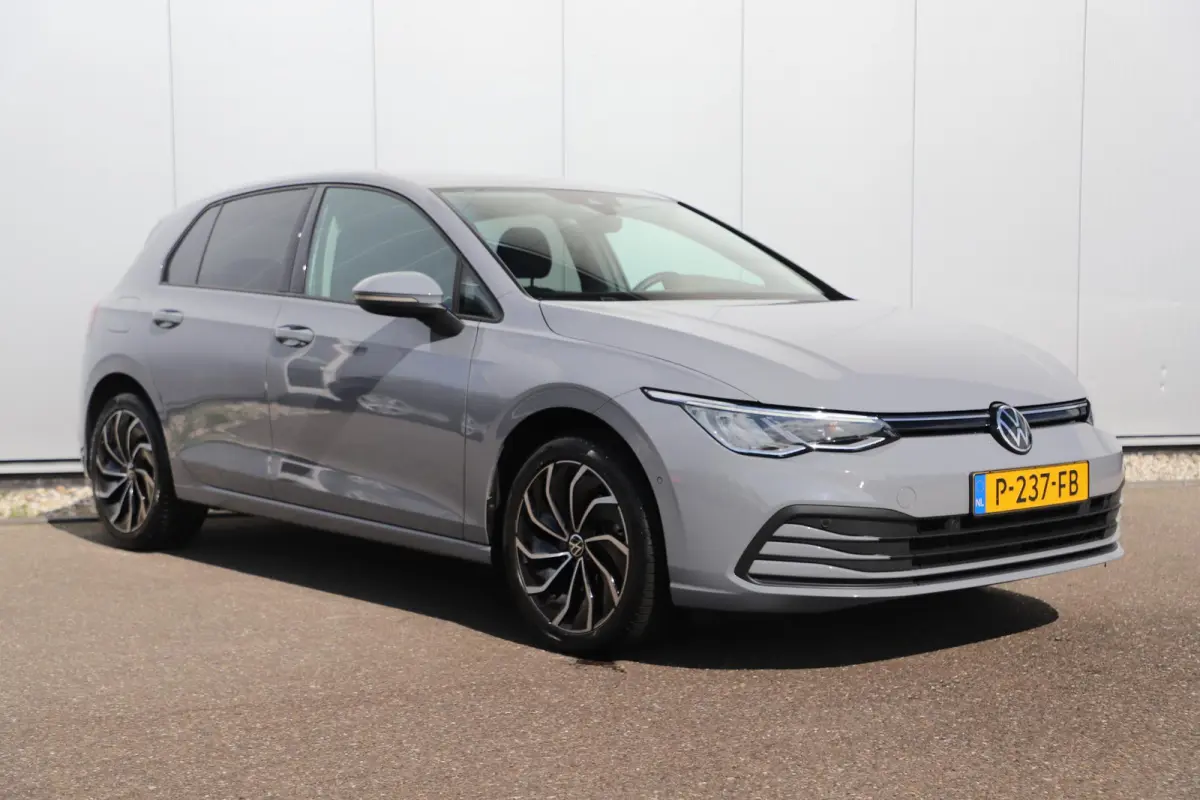 1.0 TSI Life Trekhaak LMV Sportstoelen LED Navigatie Achteruitrijcamera Carplay Android Sfeerverlichting ErgoComfort