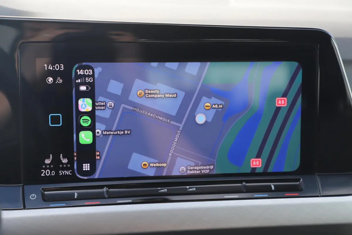 1.0 TSI Life Trekhaak LMV Sportstoelen LED Navigatie Achteruitrijcamera Carplay Android Sfeerverlichting ErgoComfort