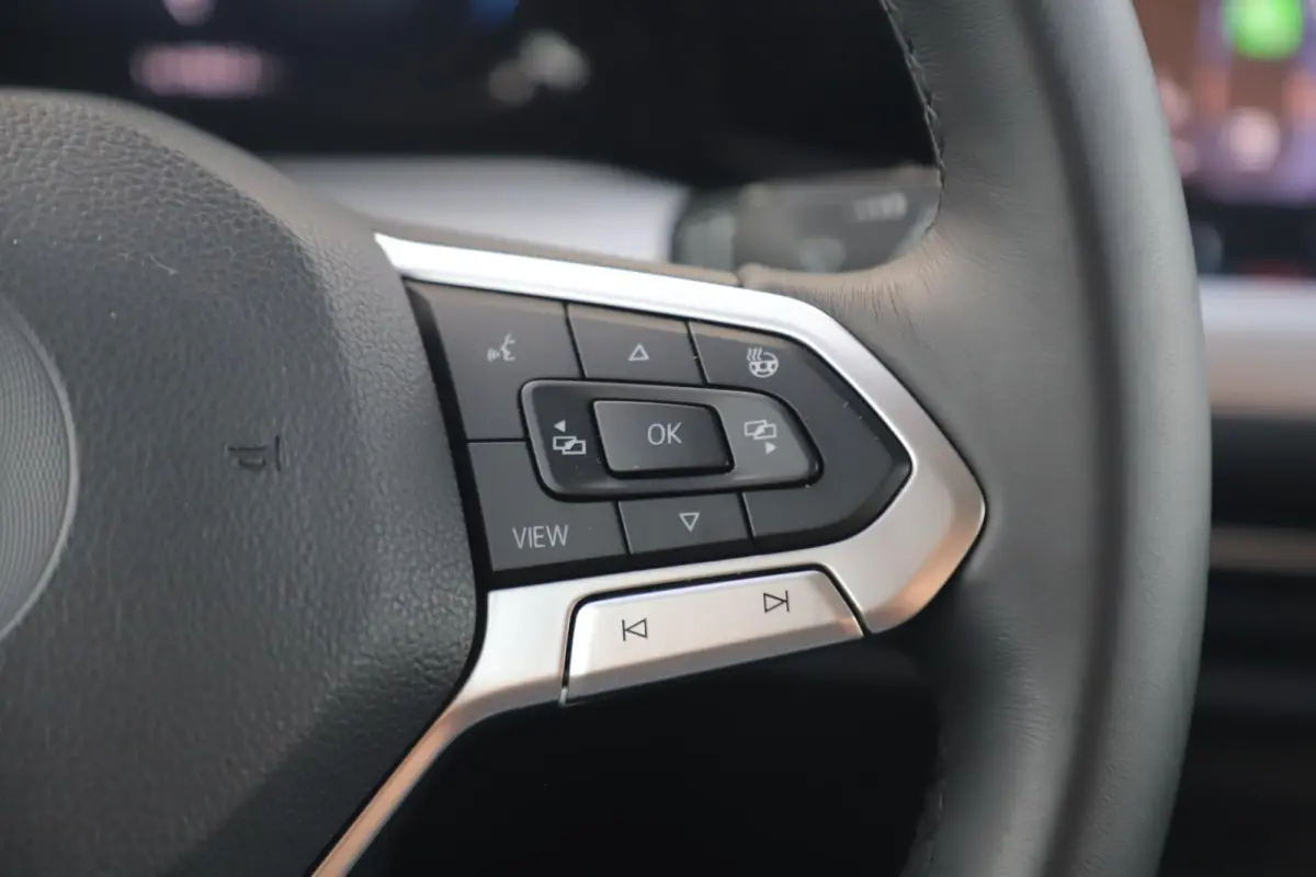 1.0 TSI Life Trekhaak LMV Sportstoelen LED Navigatie Achteruitrijcamera Carplay Android Sfeerverlichting ErgoComfort