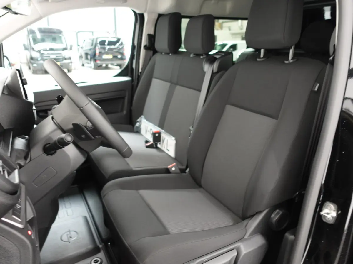 2.0 Diesel 180 S&S L3 Automaat Dubbele Cabine 2 schuifdeuren Apple CarPlay Navigatie Climate Control Camera Cruise Control Trekhaak lichtmetalen velgen