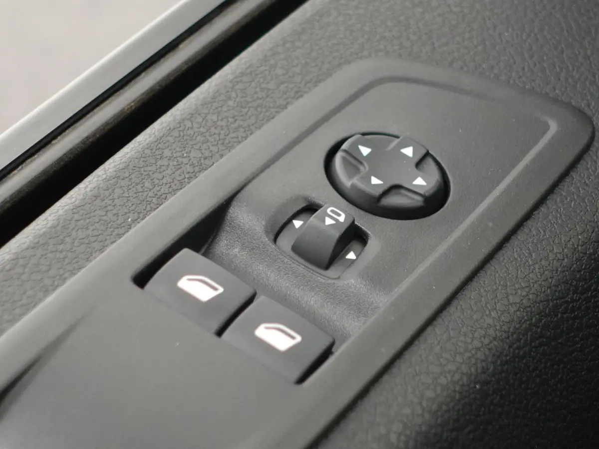 2.0 Diesel 180 S&S L3 Automaat Dubbele Cabine 2 schuifdeuren Apple CarPlay Navigatie Climate Control Camera Cruise Control Trekhaak lichtmetalen velgen