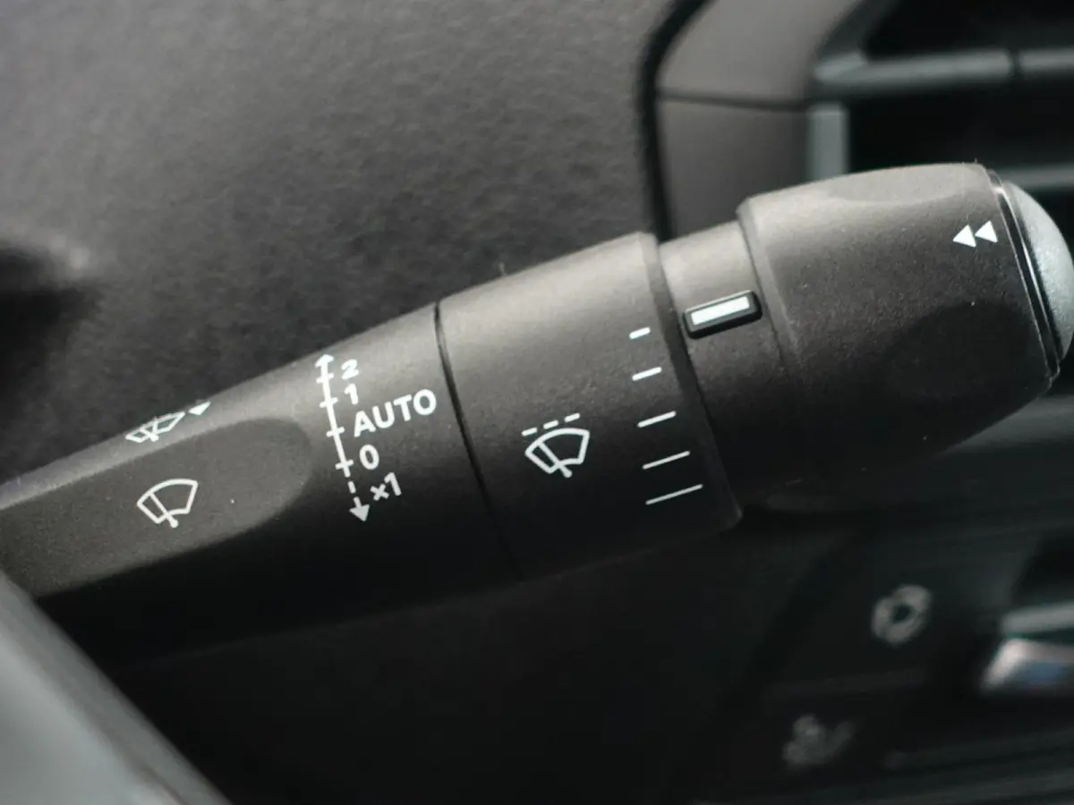 2.0 Diesel 180 S&S L3 Automaat Dubbele Cabine 2 schuifdeuren Apple CarPlay Navigatie Climate Control Camera Cruise Control Trekhaak lichtmetalen velgen