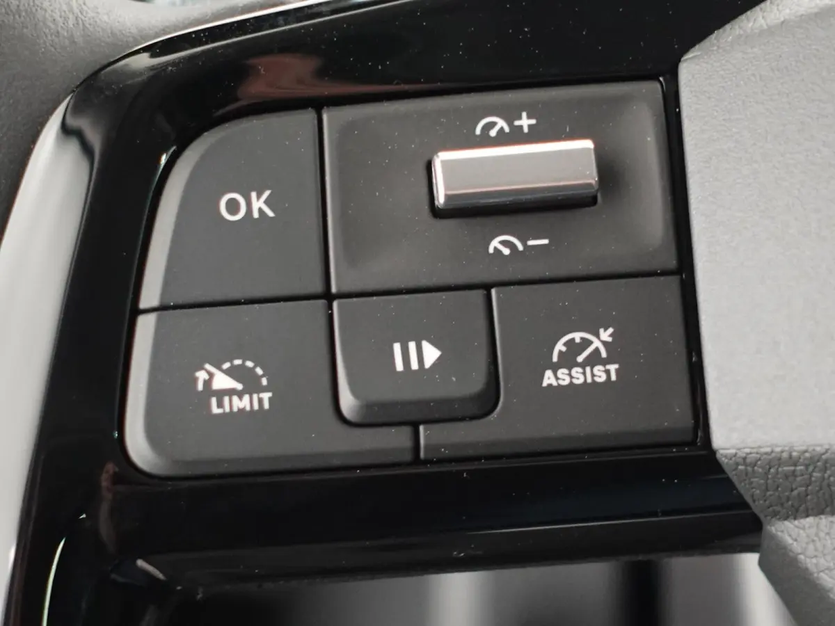 2.0 Diesel 180 S&S L3 Automaat Dubbele Cabine 2 schuifdeuren Apple CarPlay Navigatie Climate Control Camera Cruise Control Trekhaak lichtmetalen velgen