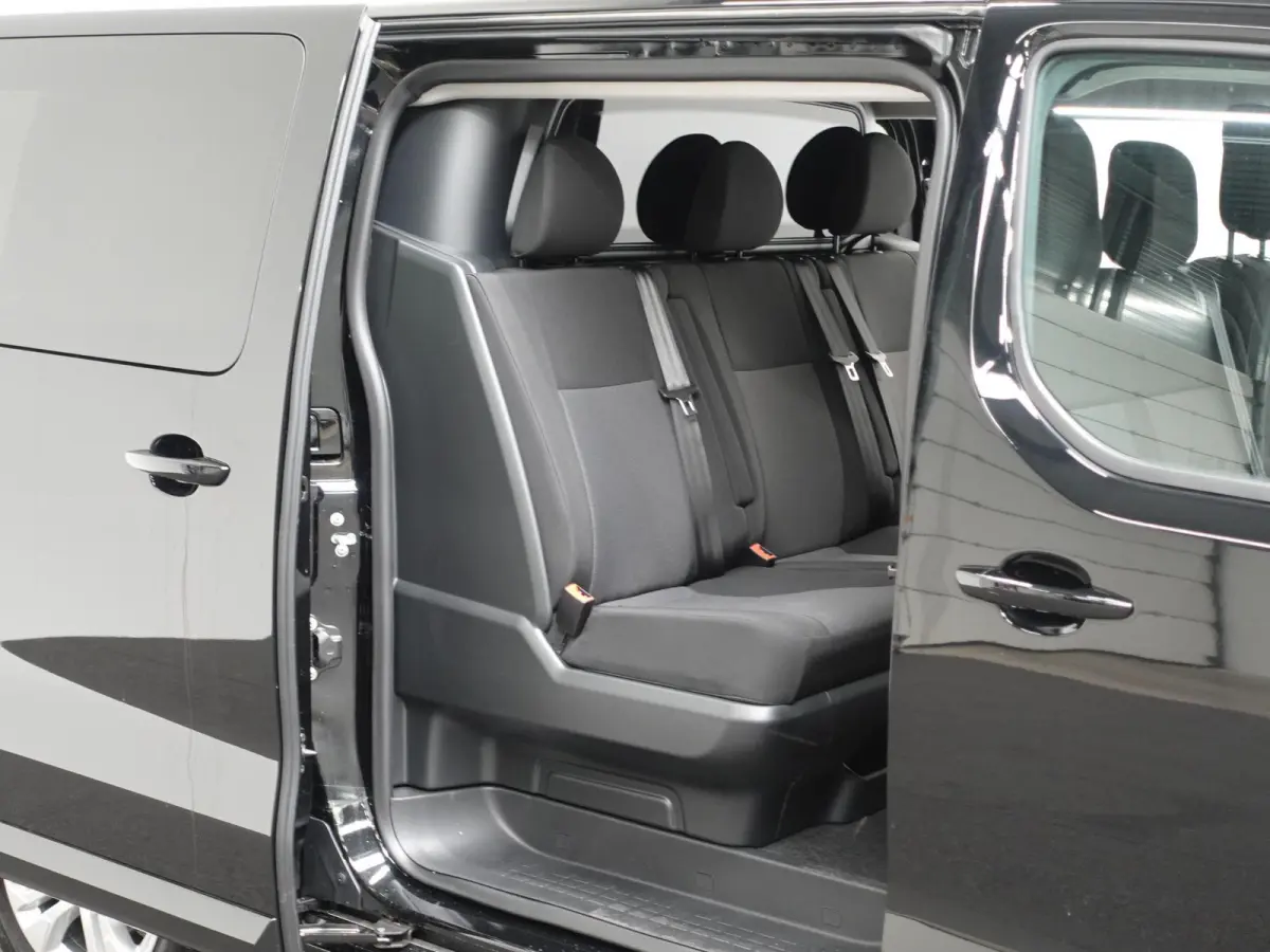 2.0 Diesel 180 S&S L3 Automaat Dubbele Cabine 2 schuifdeuren Apple CarPlay Navigatie Climate Control Camera Cruise Control Trekhaak lichtmetalen velgen