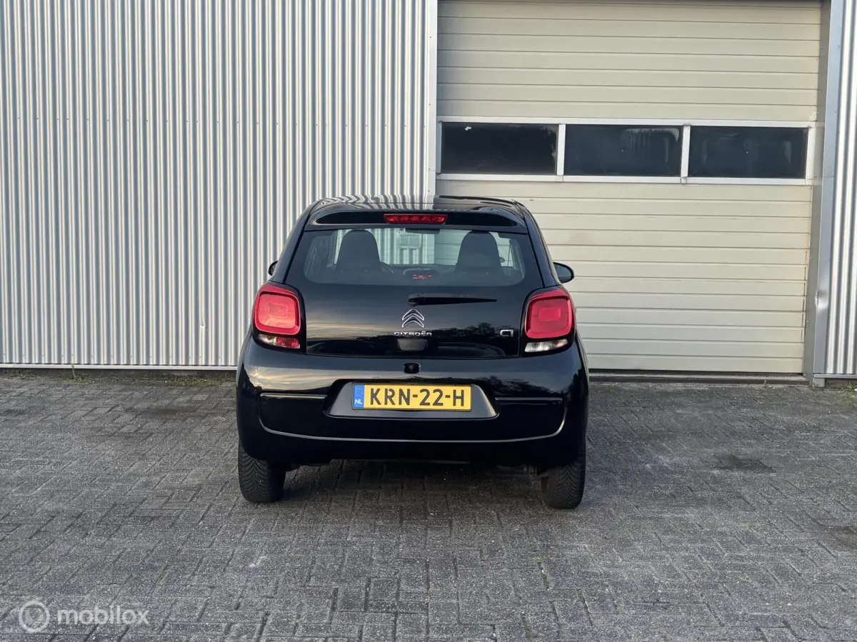 1.0 VTi Live, lage kilometer, 2 jaar apk!