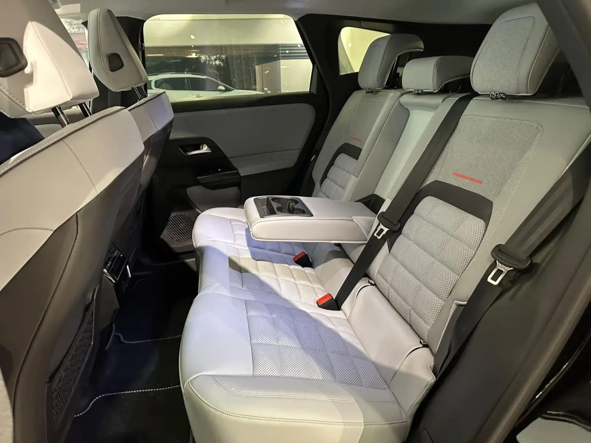 Max Comfort Range 74 kWh | Panorama dak | Adaptive Cruise | Memory seats | Stoel- Massage + Verwarming + Ventilatie | DIRECT LEVERBAAR