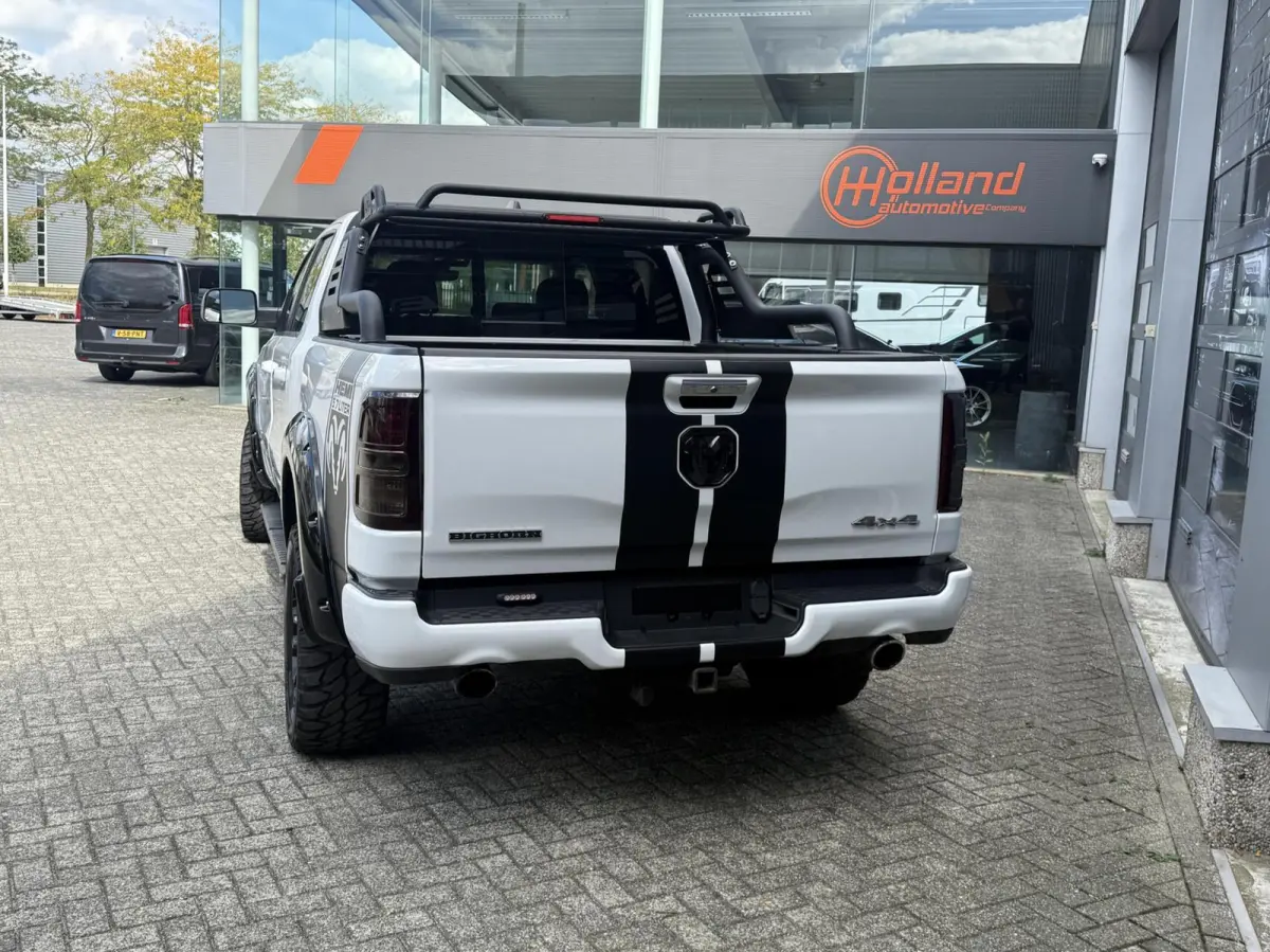 1500 4X4 5.7 V8 4x4 Crew Cab LONGBED!|wide body|lift!