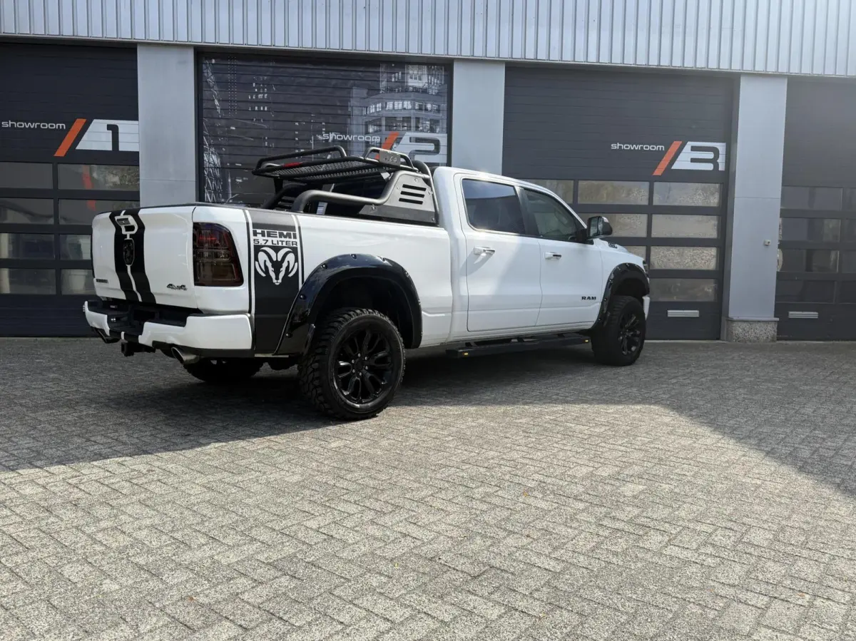 1500 4X4 5.7 V8 4x4 Crew Cab LONGBED!|wide body|lift!