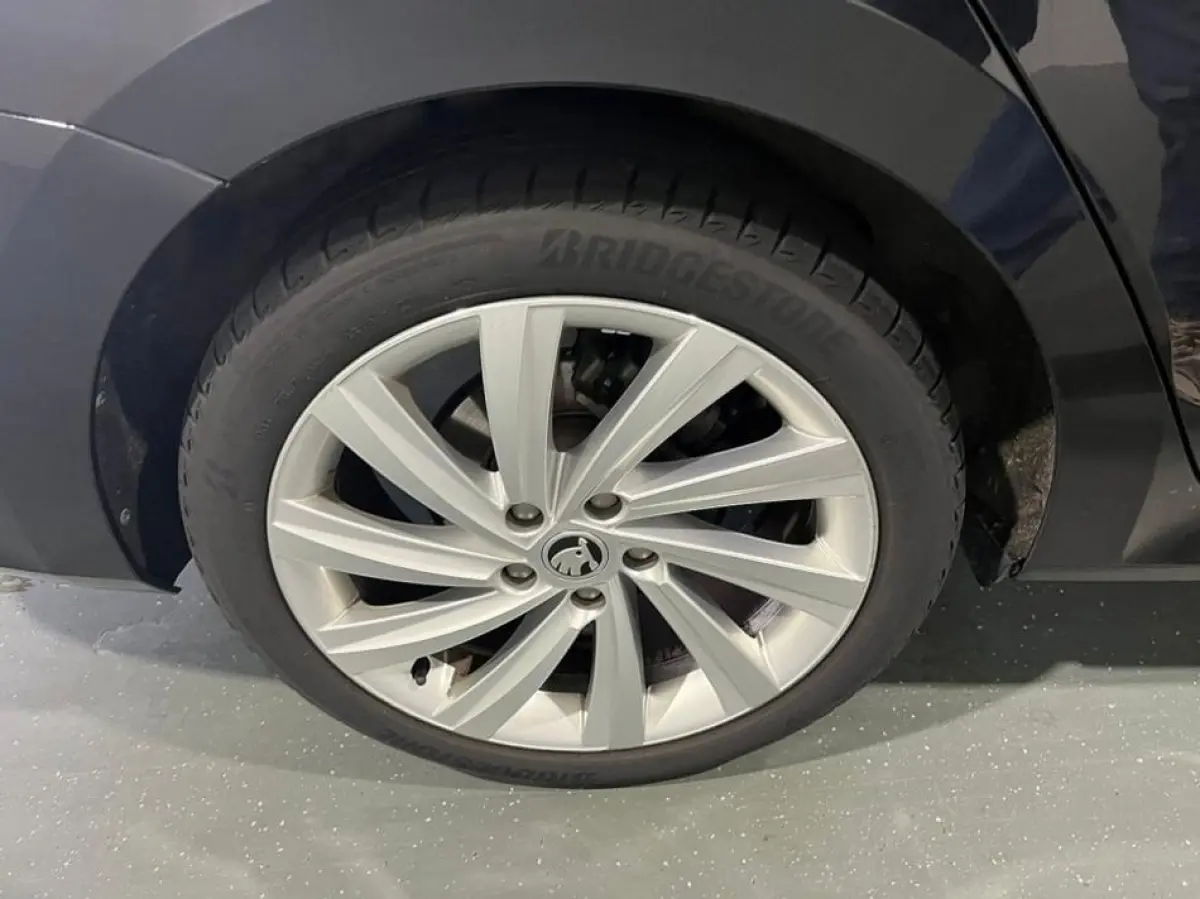 1.0 TSI Business Edition|Carplay|Clima|PDC!
