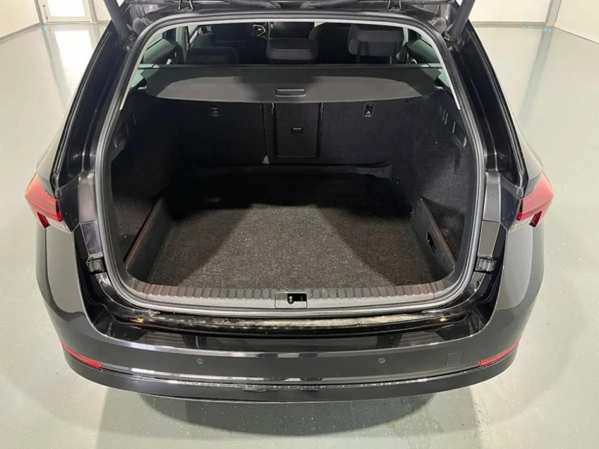 1.0 TSI Business Edition|Carplay|Clima|PDC!