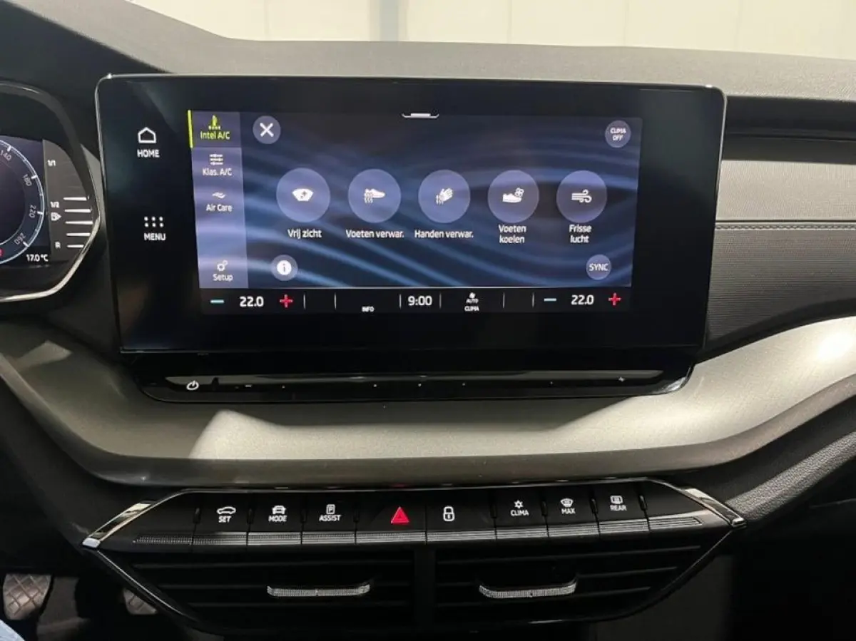 1.0 TSI Business Edition|Carplay|Clima|PDC!