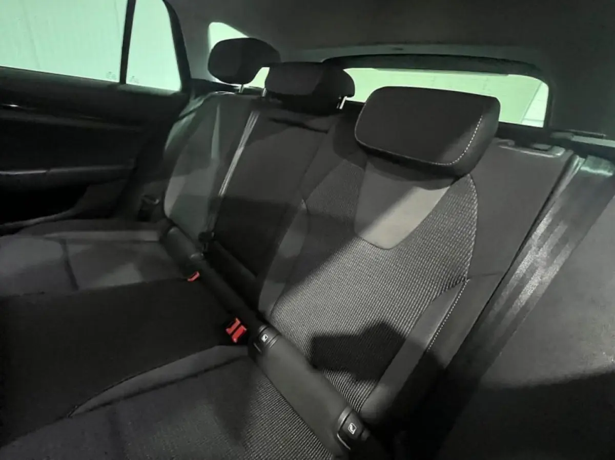 1.0 TSI Business Edition|Carplay|Clima|PDC!